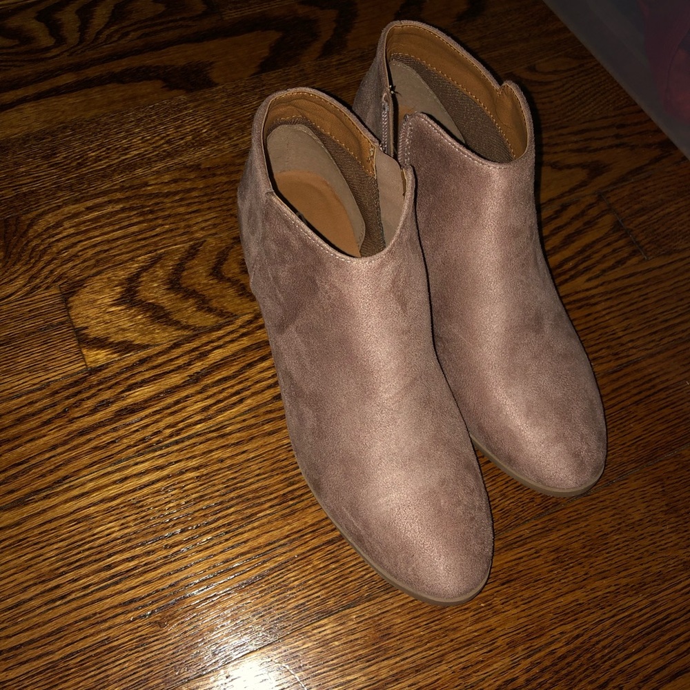 Never been worn ankle boots!